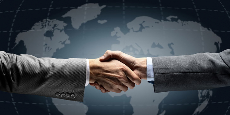 men-shaking-hands-agreement-wallpaper-preview